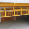 mono giallo.jpg
