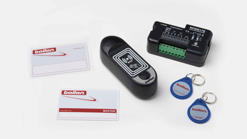 Kit lettore badge per apertura porte.jpg