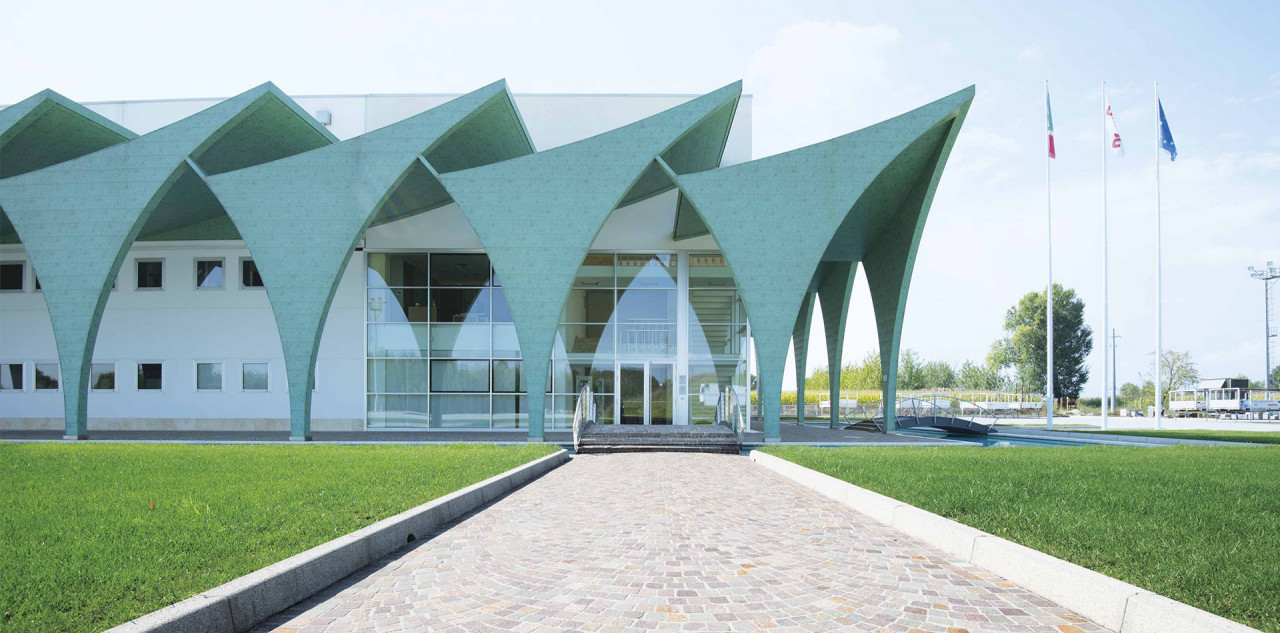AZIENDA (1).jpg